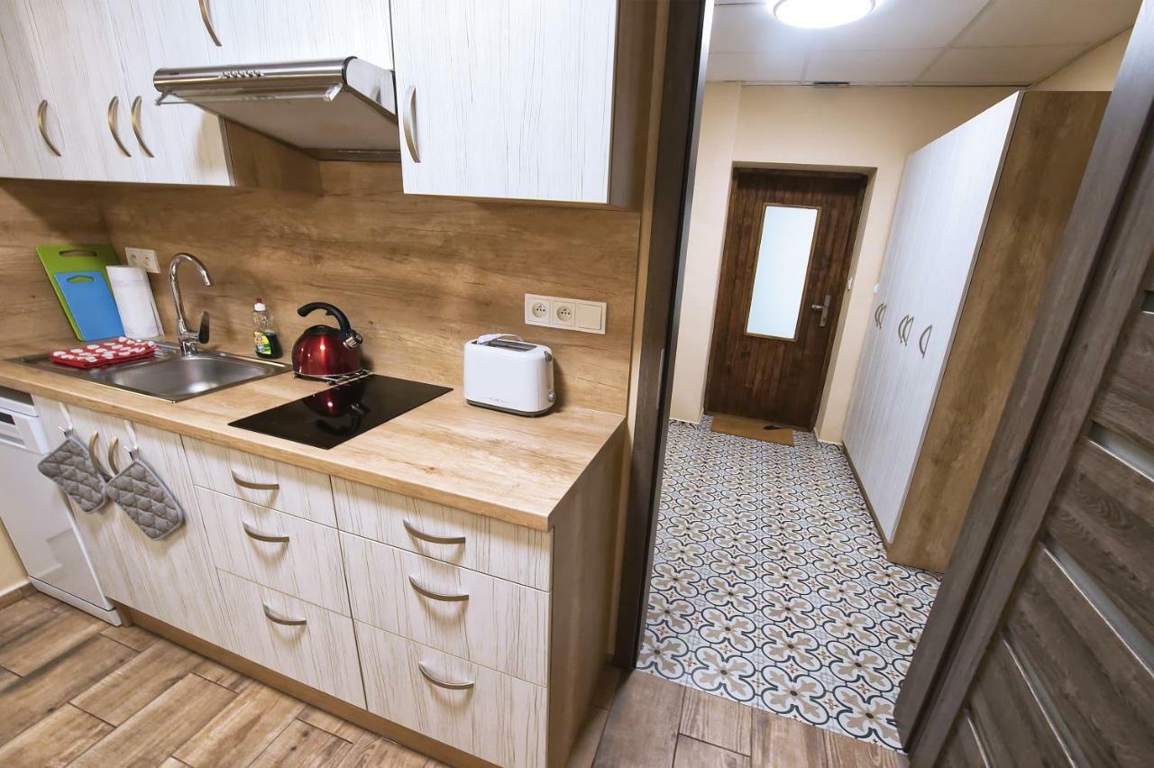 Nice Accommodation In Mikulov Exteriör bild